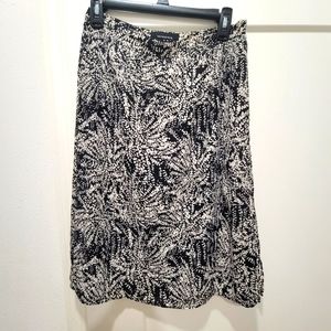 Who What Wear Size 8 Cream and Black Skirt